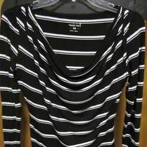XS 100% rayon B & W LS Top for Women